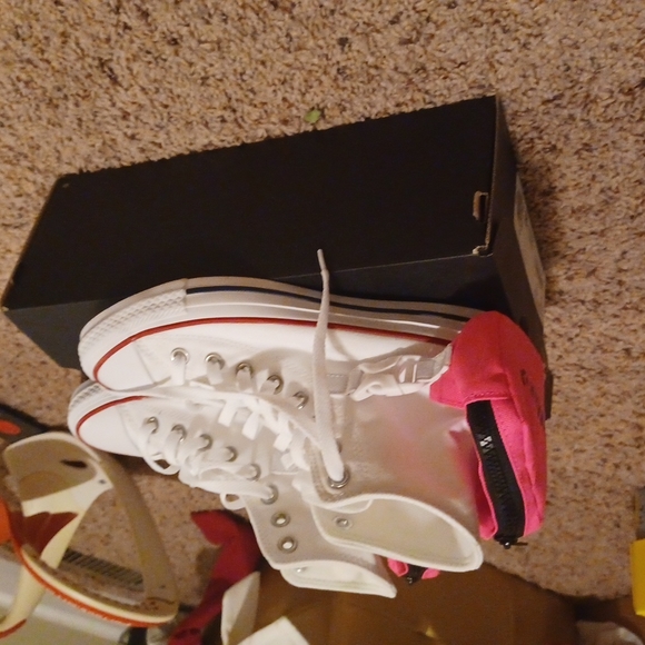 Sneakers - Picture 6 of 6